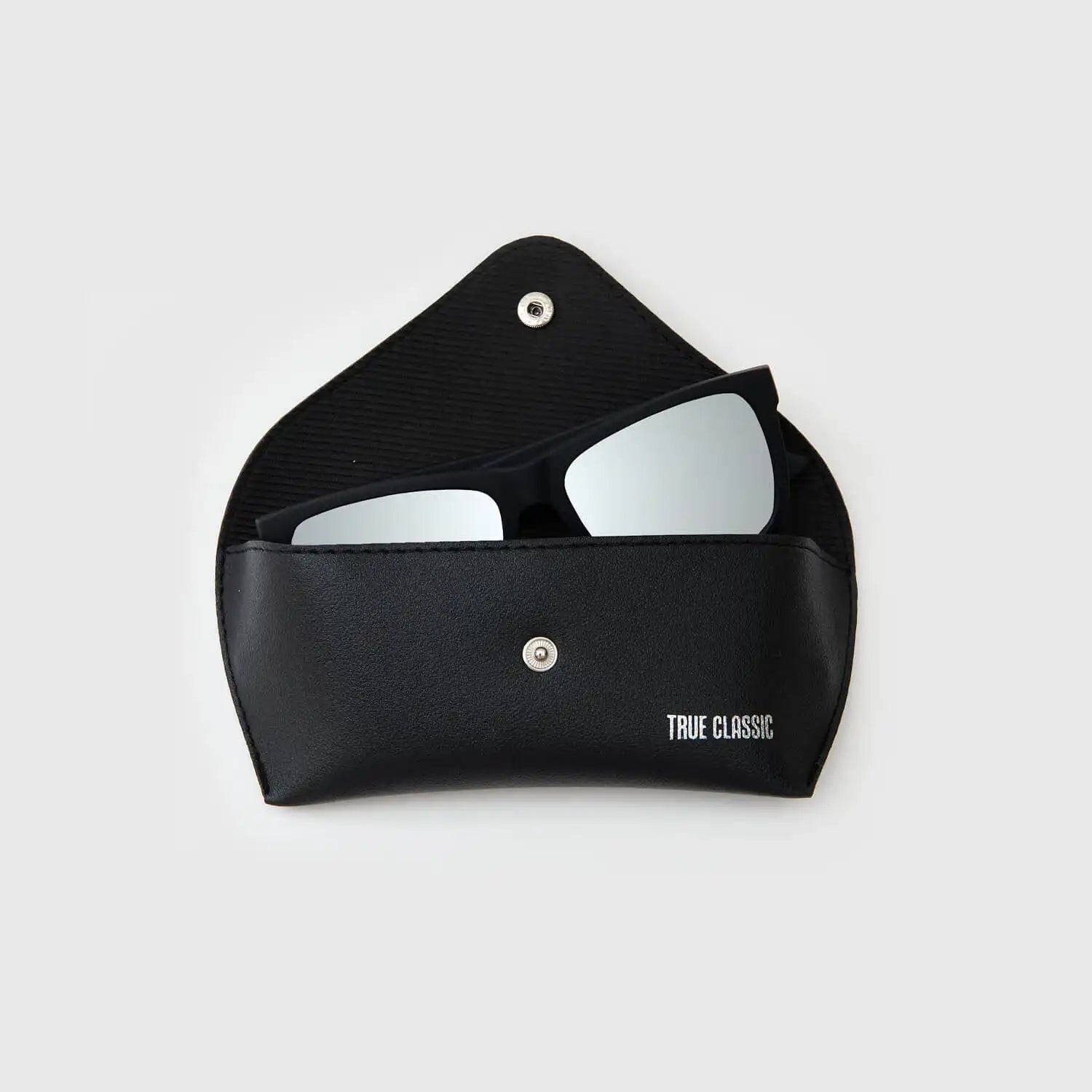 trueclassicteescoreshop.com