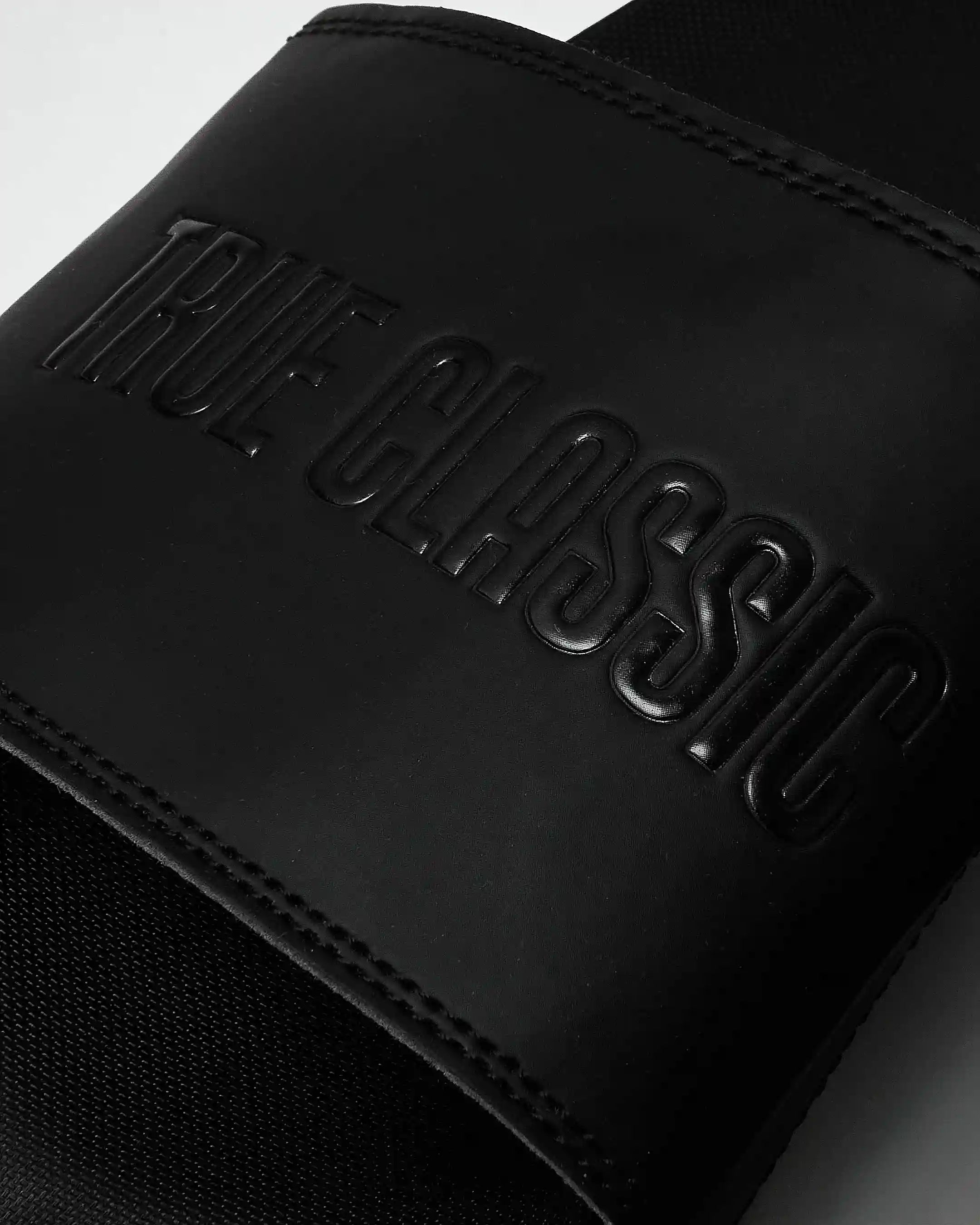 trueclassicteescoreshop.com